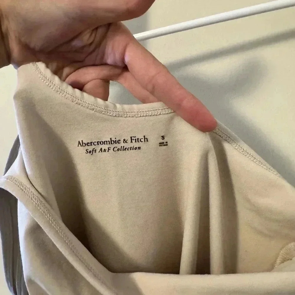 NWOT Abercrombie & Fitch Asymmetrical Cream Bodysuit - Picture 8 of 8